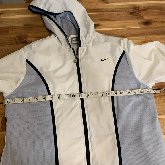 Nike Women’s windbreaker size L - Picture 14 of 14